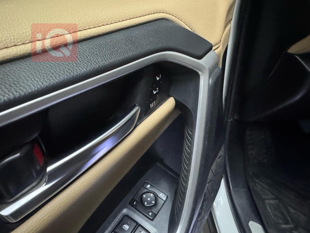 تويوتا راف 4